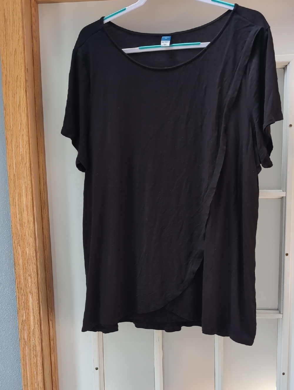 Old Navy Black Short Sleeve Maternity & Nursing T-Shirt